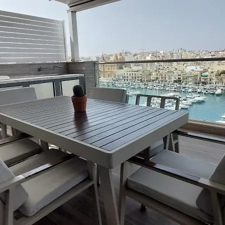 Marina Harbour, Luxury Terraced Seaview Apartment, Msida, Pieta, Malta *