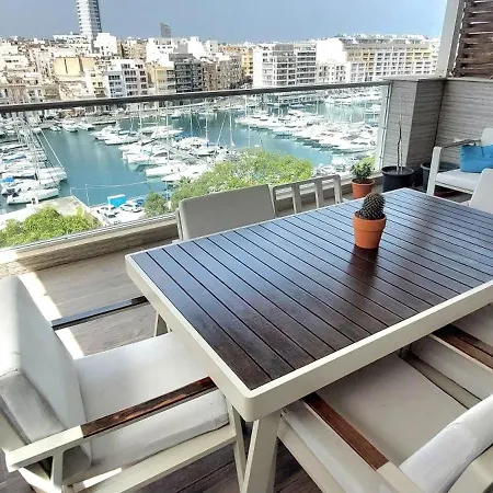 Marina Harbour, Luxury Terraced Seaview Apartment, Msida, Pieta, Malta Daire *