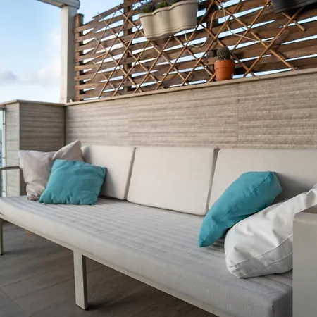 Daire Marina Harbour, Luxury Terraced Seaview Apartment, Msida, Pieta, Malta